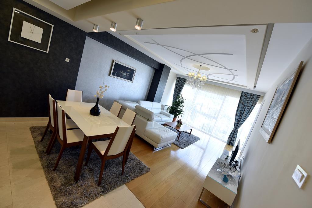 Luxury Apartments Mia Budva Bagian luar foto